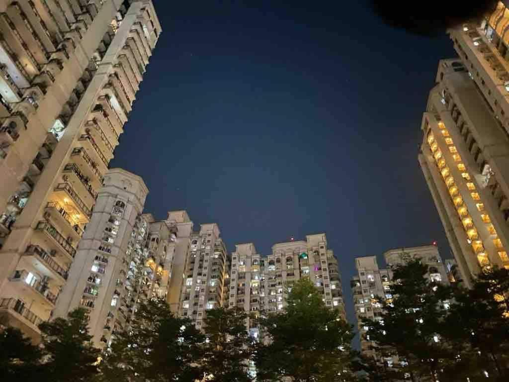 Elegant In Dlf Capitalgreens West Delhi * New Delhi