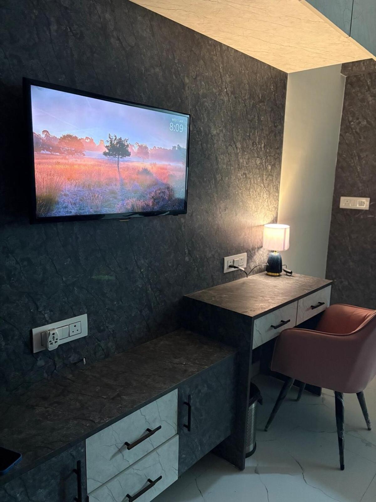 Elegant In Dlf Capitalgreens West Delhi New Delhi
